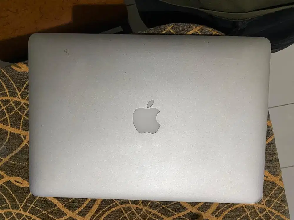 Macbook air 2017 13 8/128 normal tidak lemot ocloud aman