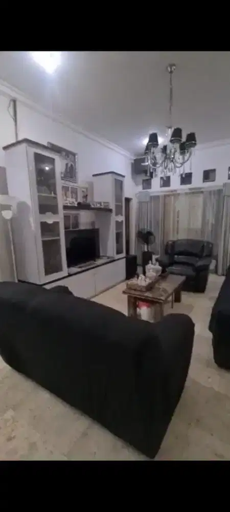 Furniture dan elektronik AC 6 buah