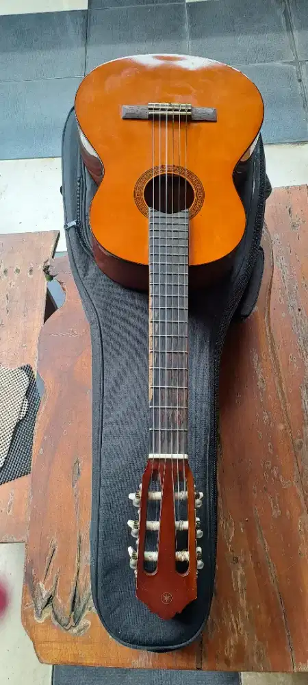 Gitar Yamaha CGS102A