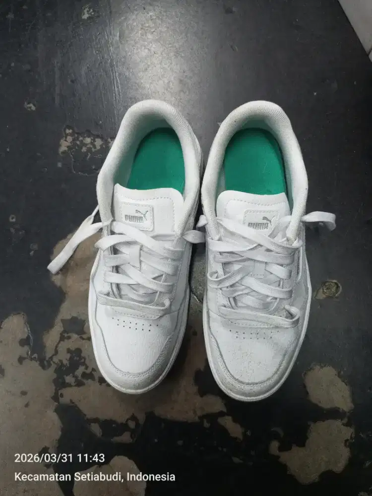 Sepatu puma ukuran 38 putih