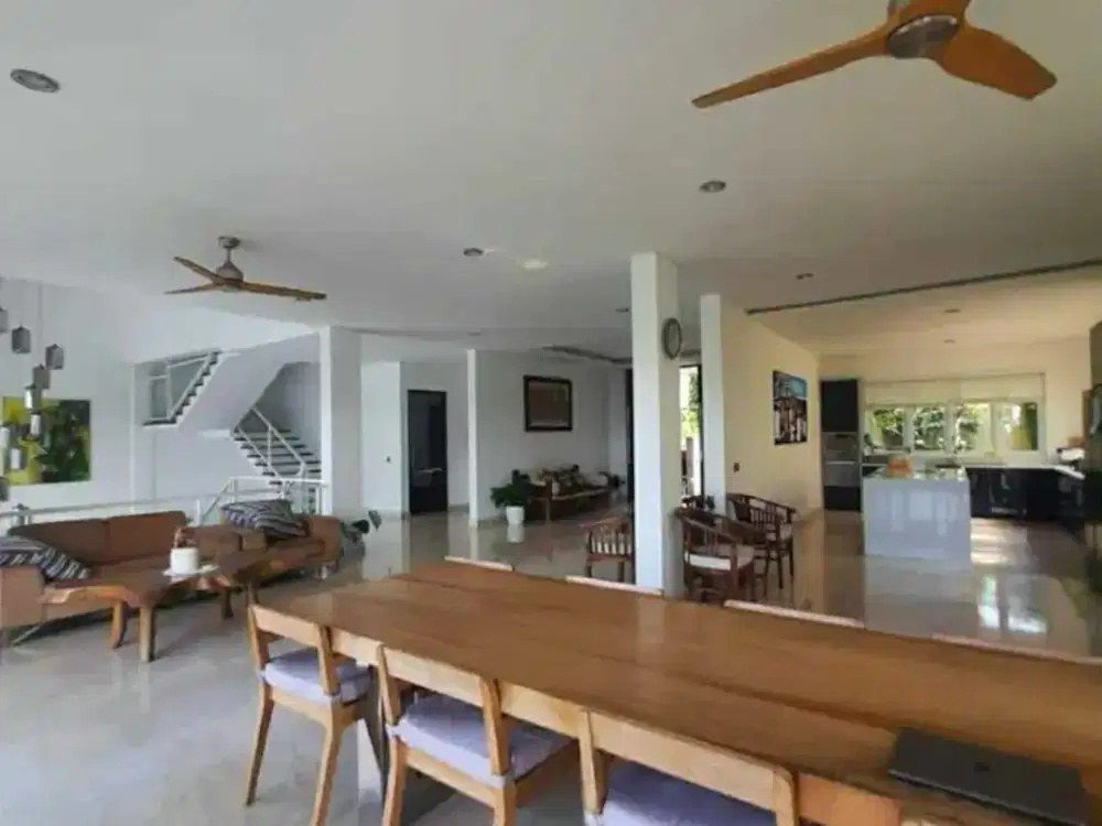 Villa Modern di Kawasan Wisata Ungasan Kuta Selatan Dekat Gwk