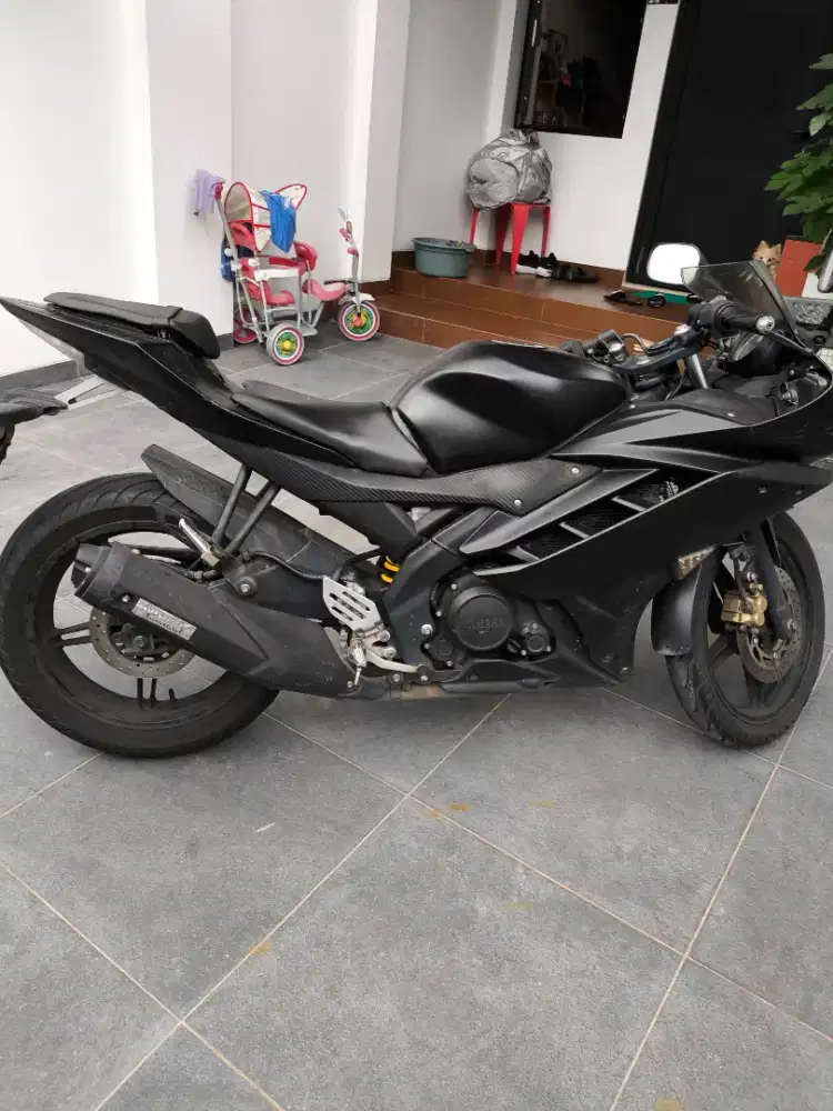 Yamaha R15 Black