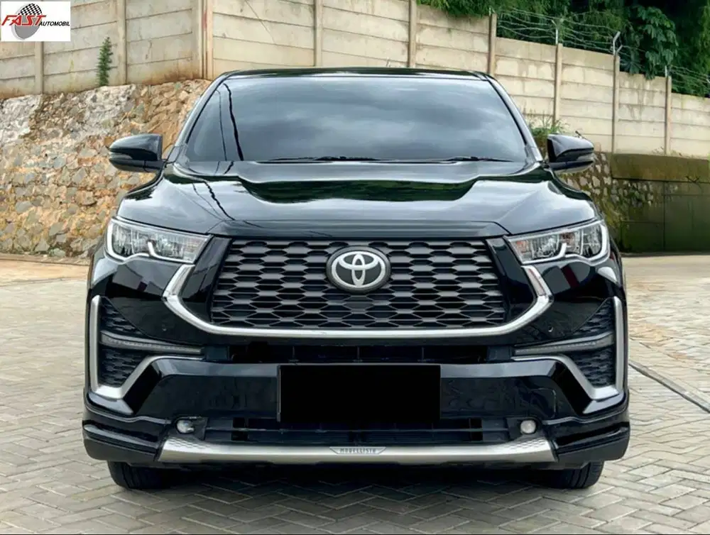 TOYOTA INNOVA ZENIX V HYBRID MODELLISTA 2025 AT 2.0 LOW KM.7RB PJG