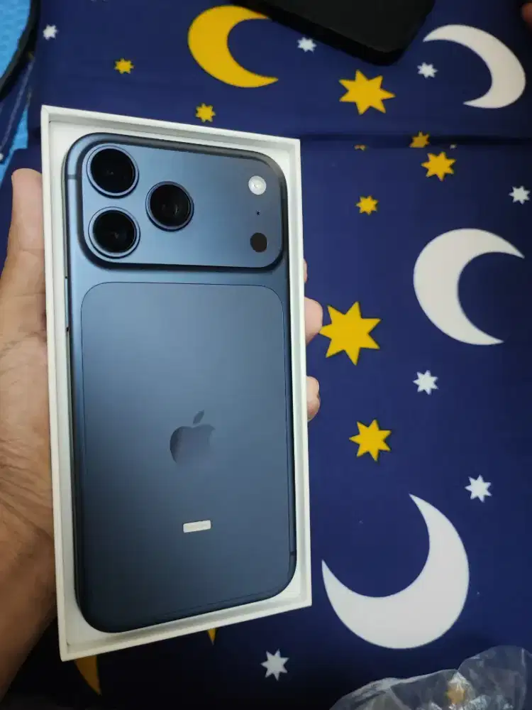 Iphone 17 Pro Max 256 gb warna Blue