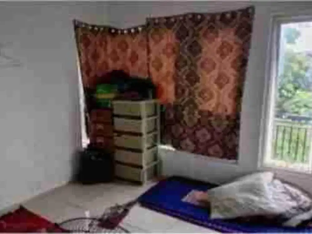 Dijual rumah di perum
VIP
Luas tanah 90 m
Luas bangunan 140 m 
2 lantai full
1 kmar tdur
R.tamu
R.keluarga
Kmar madi
Garasi 
Dapur

L.2
2 kmr tidur
1 kmar mandi
R.keluga
Balkon
Harga 1 m nego