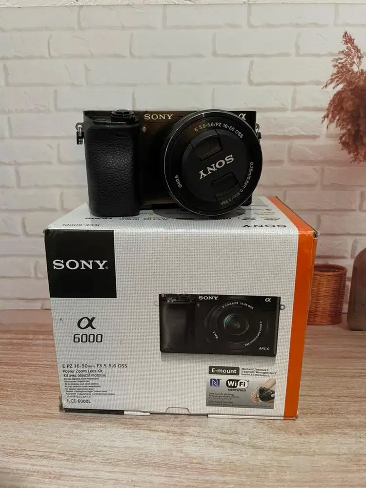 Sony Alpha A6000 lensa kit 16-50