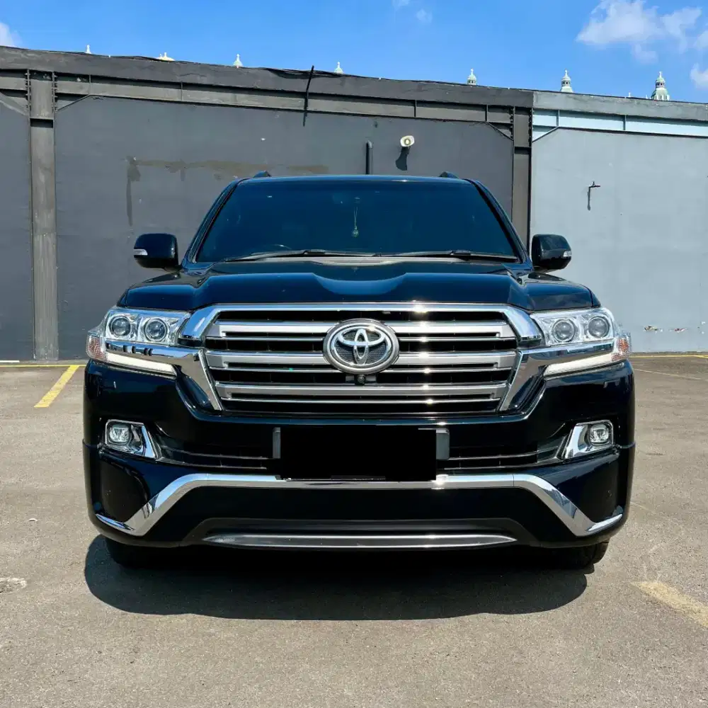 Toyota Land Cruiser VXR 200 Nik 2017