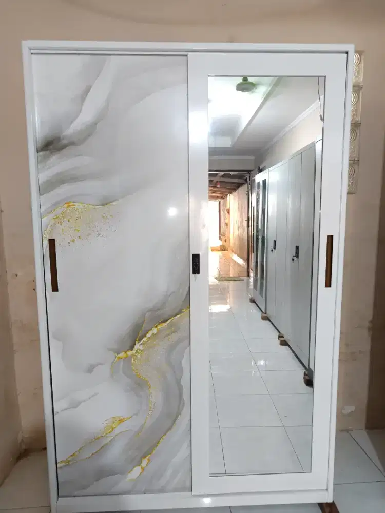 Lemari pakaian 2 pintu jumbo plat besi. Pintu sliding