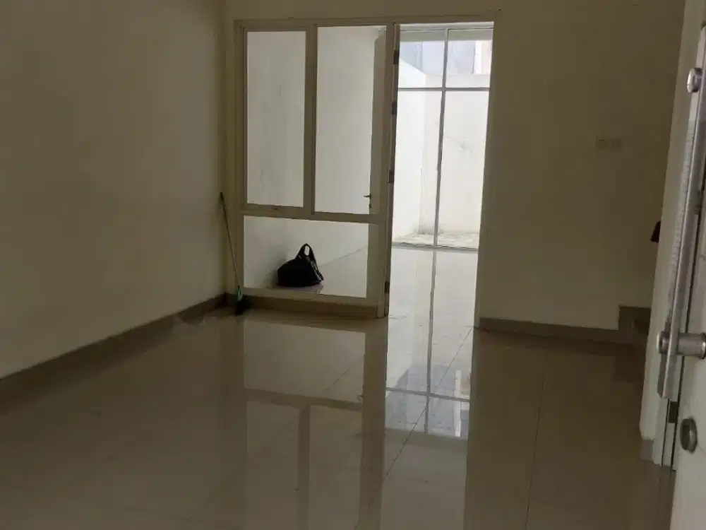 Di sewakan rumah 2 lantai renovasi di cluster samata harapan indah