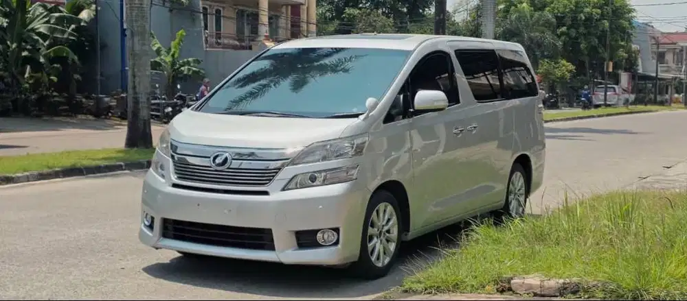 Toyota Vellfire 2.4 2013