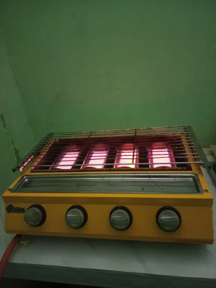 Kompor panggangan 4 tungku