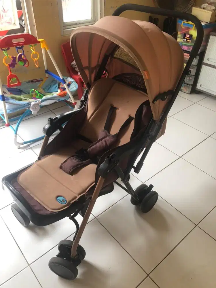 Stroller bayi bekas