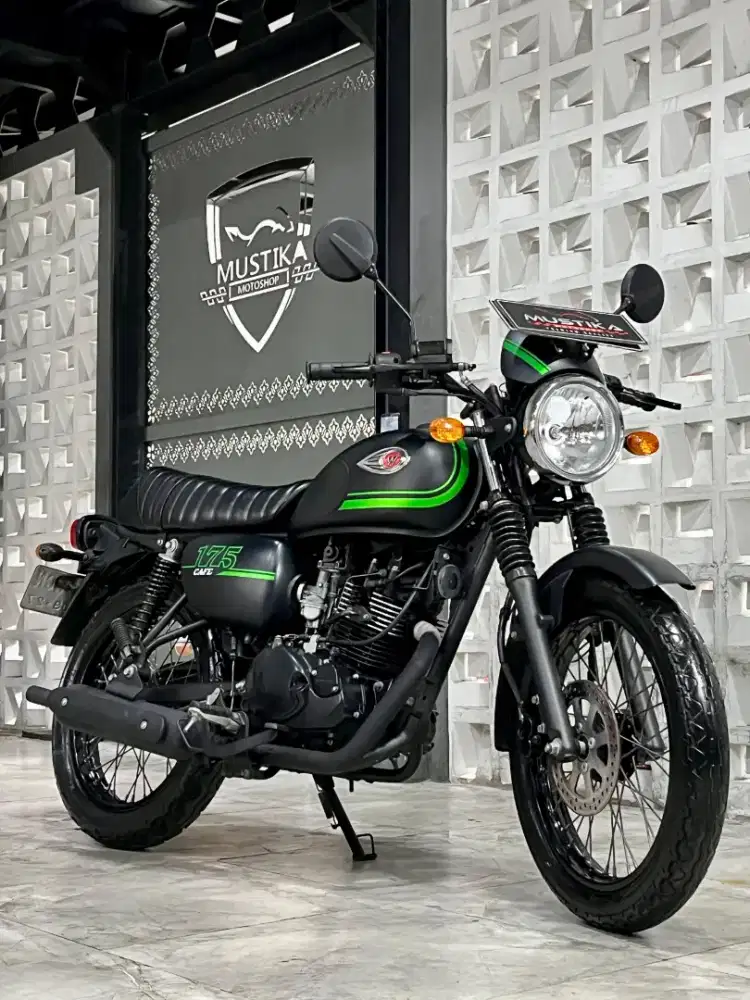 KAWASAKI W175 CAFE 2021 - Chintia Mustika
