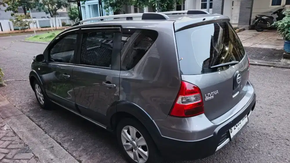 Nissan Grand Livina X-Gear 1.5 AT