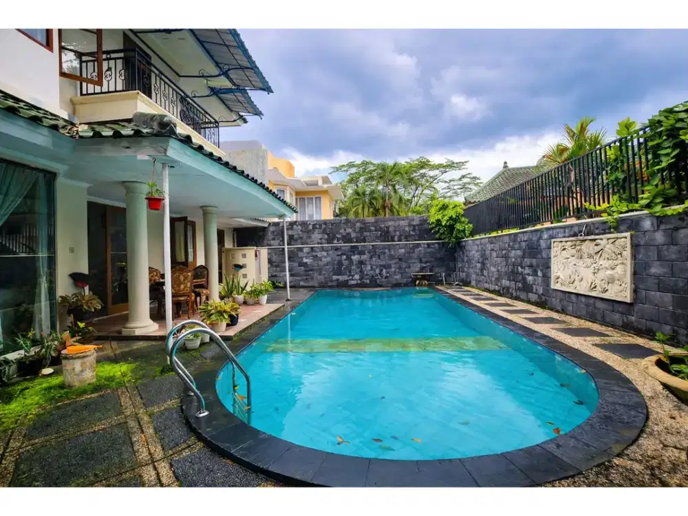 DIJUAL RUMAH MEWAH 2 LANTAI FURNIS DI BGH BUKIT GOLF HIJAU SENTUL CITY SSR1017