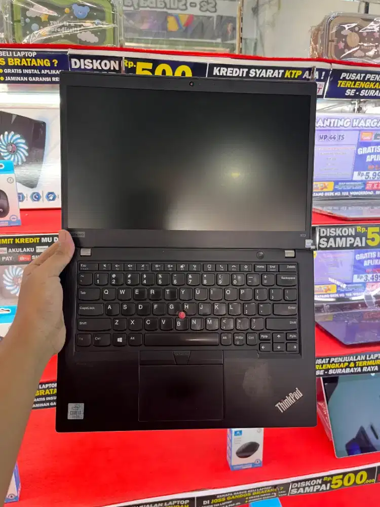 Lenovo X13 Core i7 editing dan multitasking  dengan tampilan slim.