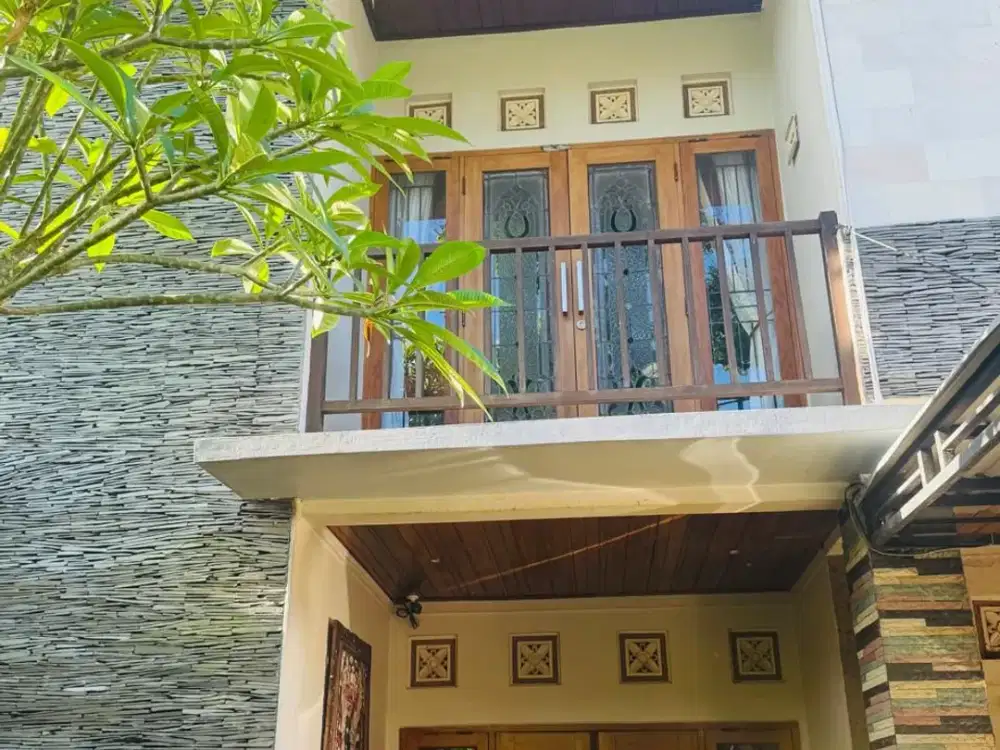 Jual Rumah Lantai 2 Di Jl Gunung Andakasa Penamparan Gatsu Barat Denpasar Bali. Dekat Ke Mitra 10, Buluh Indah, Cargo Permai, Kerobokan, Kuta Bali