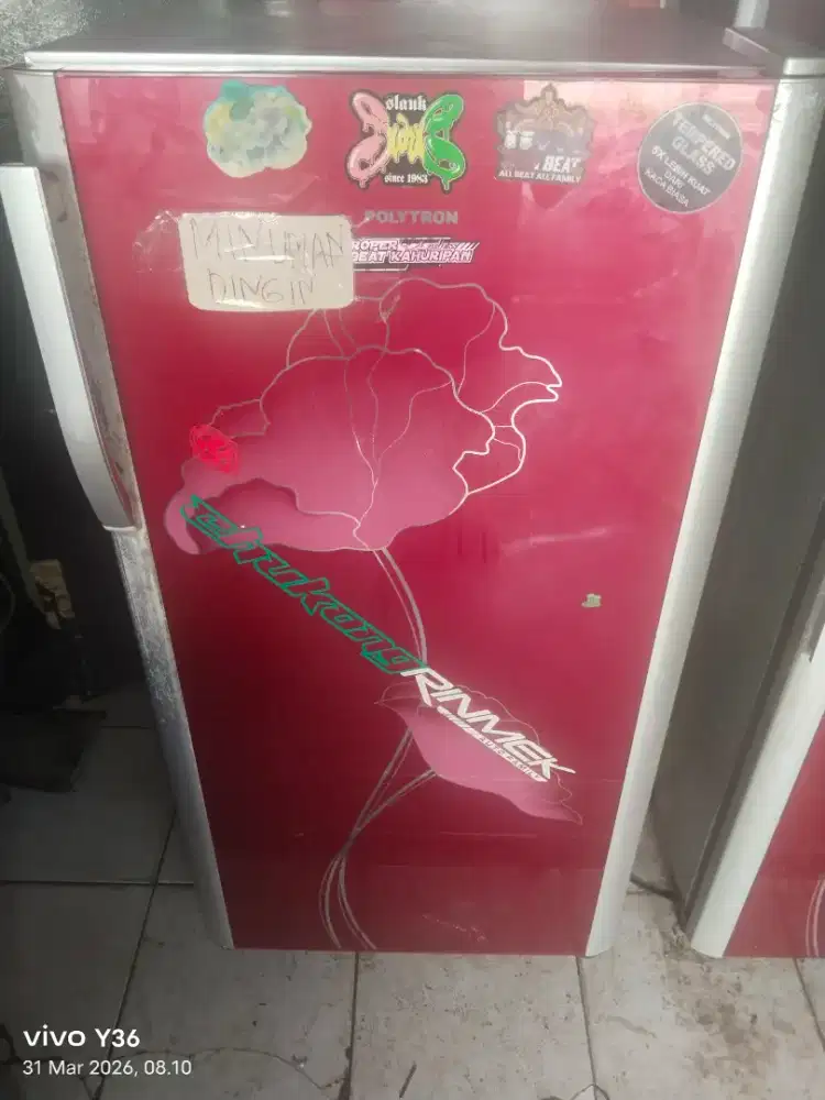 Di jual cepat kulkas 1 pintu politron