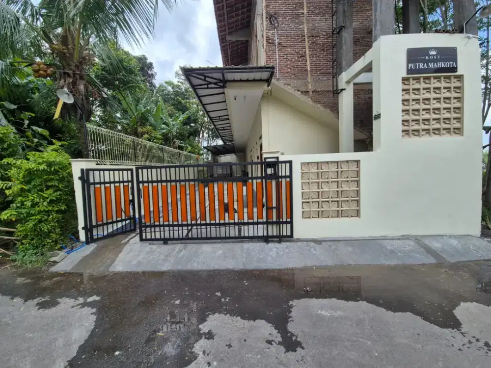 PUTRA MAHKOTA KOST