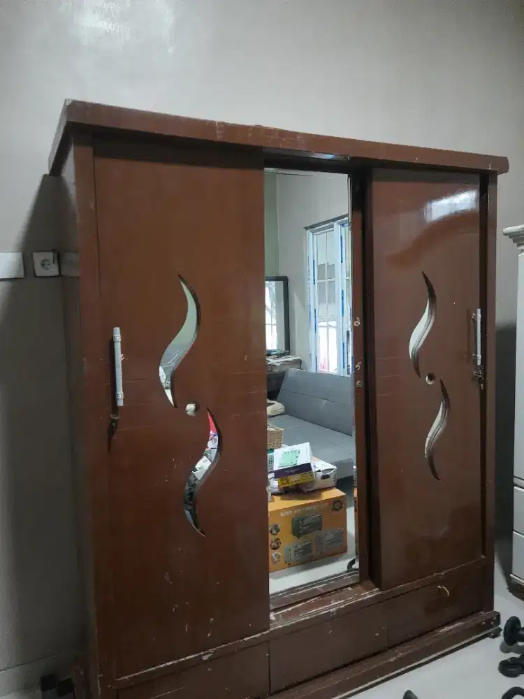 Jual cepat lemari pakaian