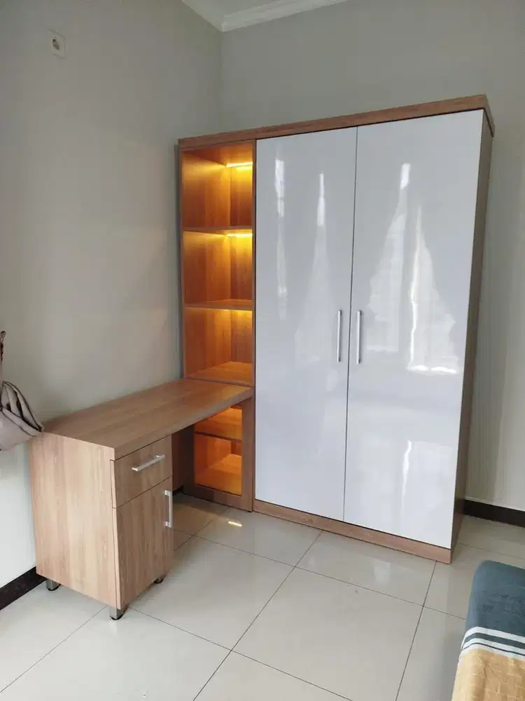 Almari plus meja belajar