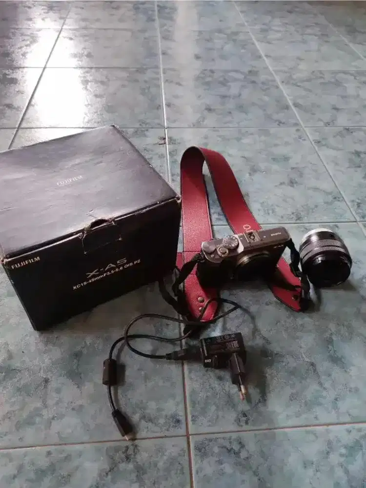 FUJIFILM XA-5 MIRRORLESS