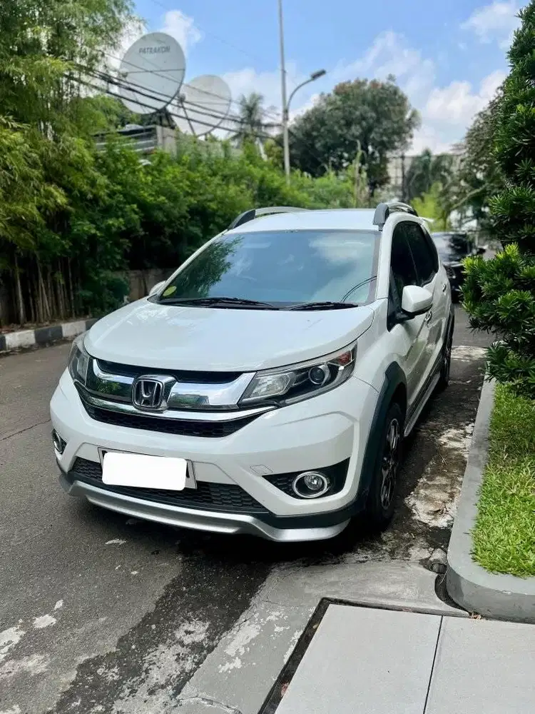 LOW KM HONDA BRV BR-V E PRESTIGE AT MATIC AUTOMATIC 2016 PUTIH
