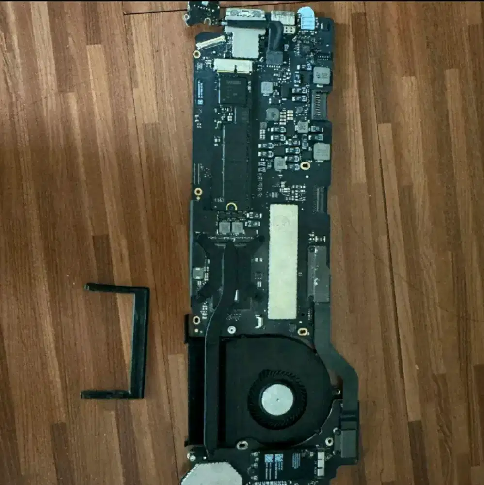 Mainboard /logicboard macbook pro a1502