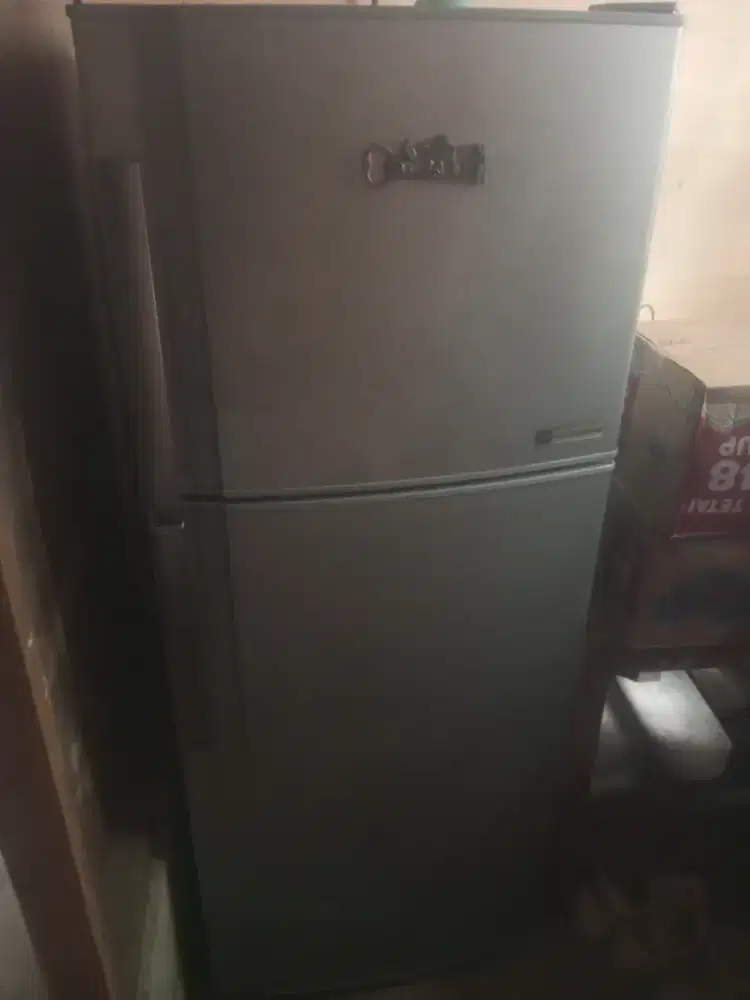 kulkas 2 pintu merek sharp