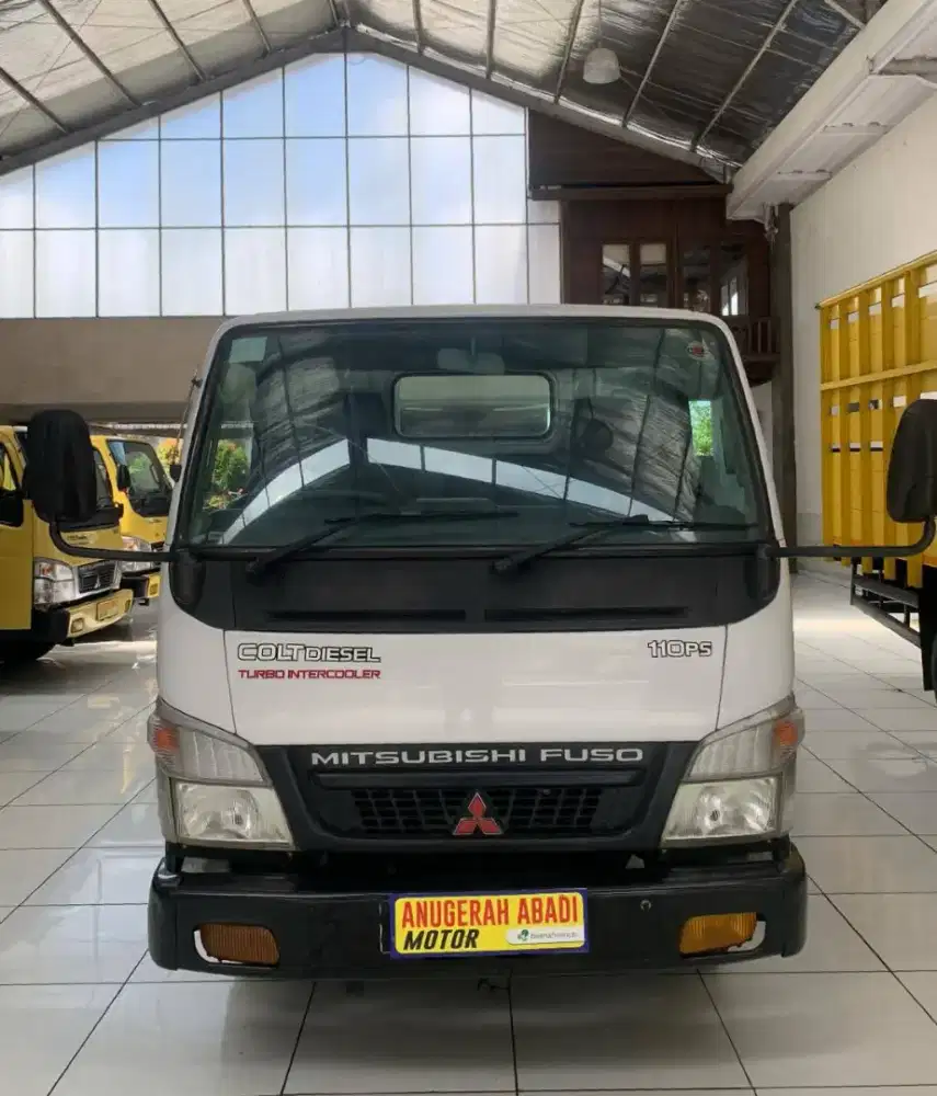 Mitsubishi canter engkel 2014 putih