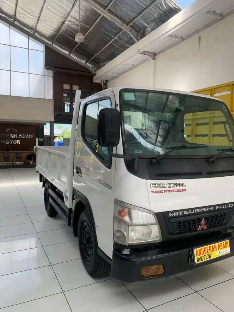 Mitsubishi canter engkel 2014 putih