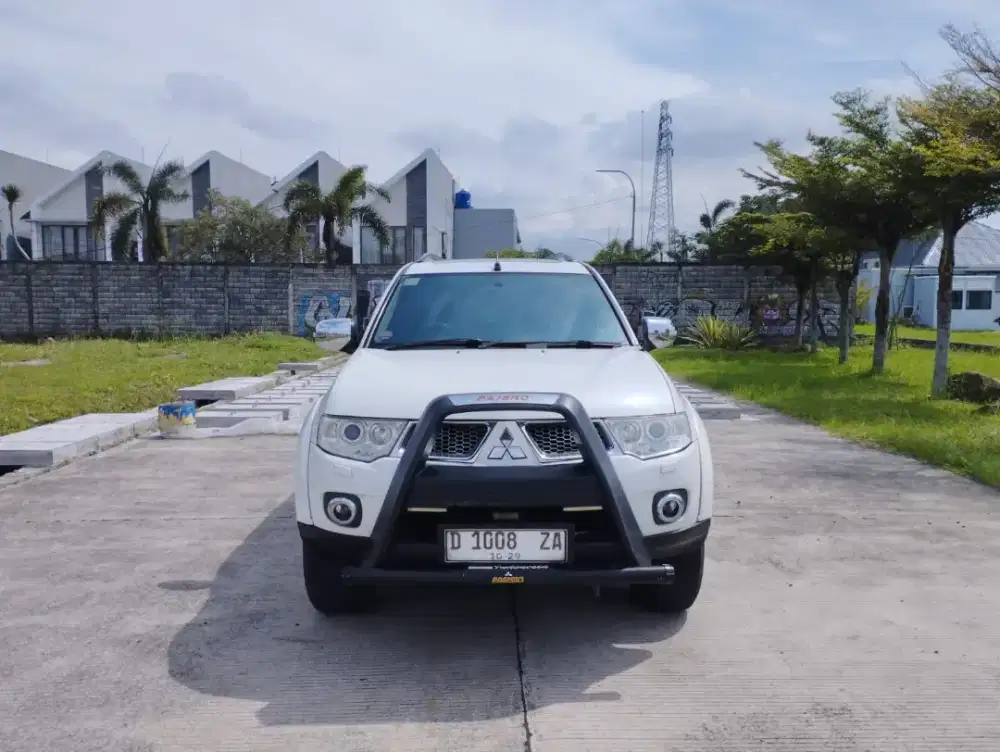 Mulus .! Pajero sport Dakar matic 2012
