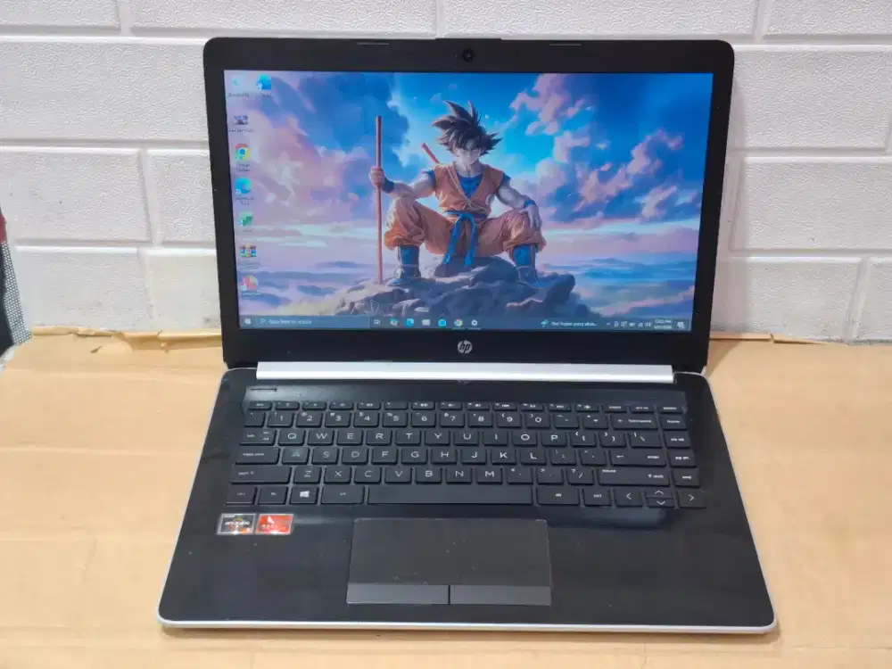 Laptop HP 14-cm0xxx prosesor AMD Ryzen 5 2500U/Ram 4GB/SSD 128 GB