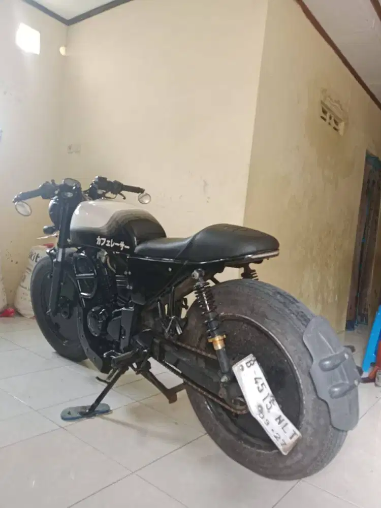 Custom, Cafe Racer Brith Cafe