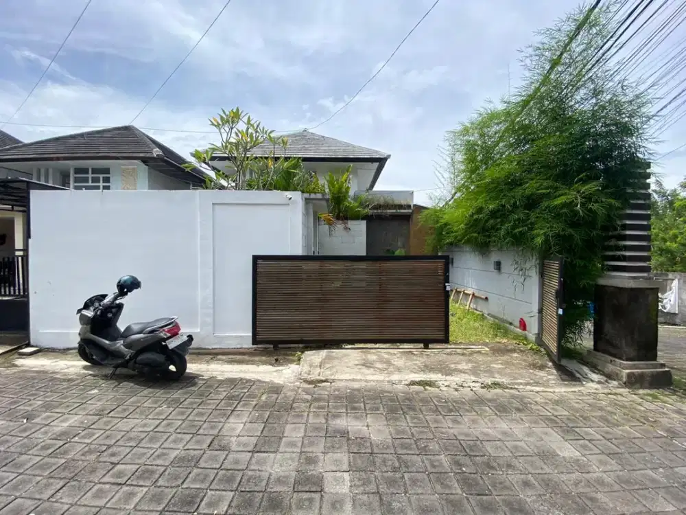 Rumah Semi Villa One Gate System di Nusa Dua Dekat Tol