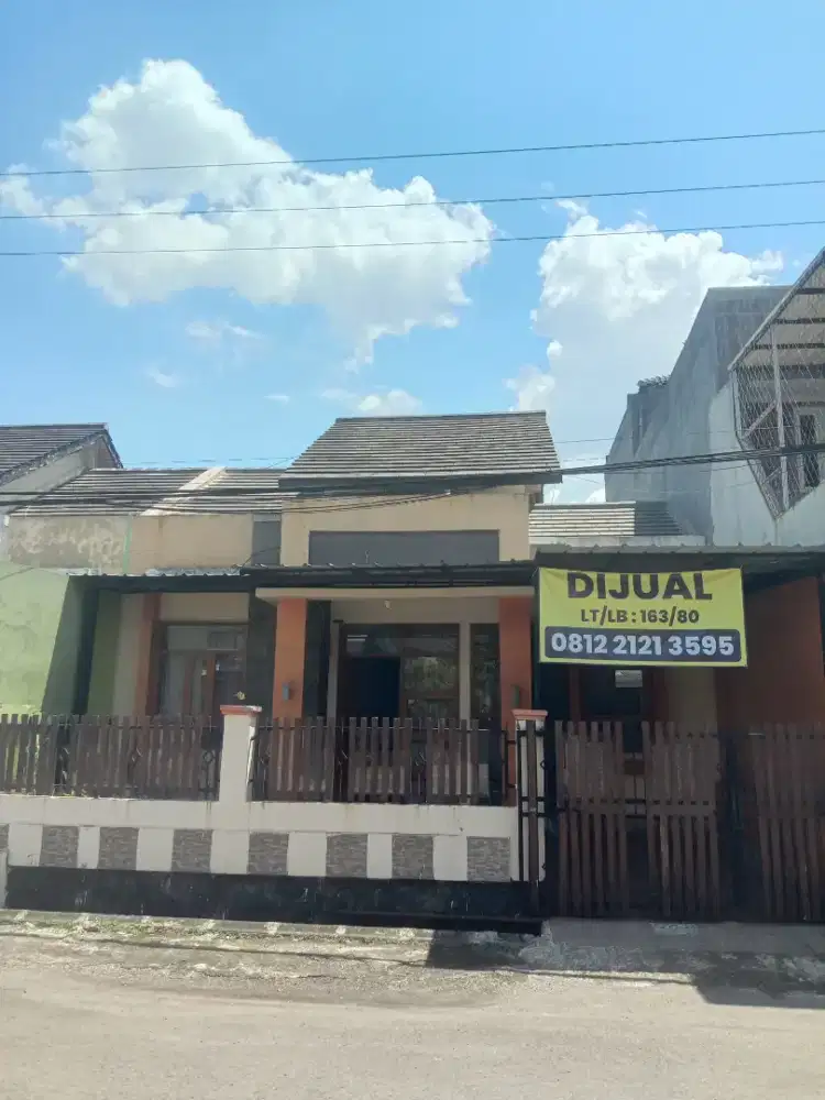 Jual murah rumah + furniture