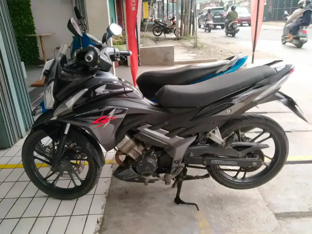 Honda cs1 2012 violet