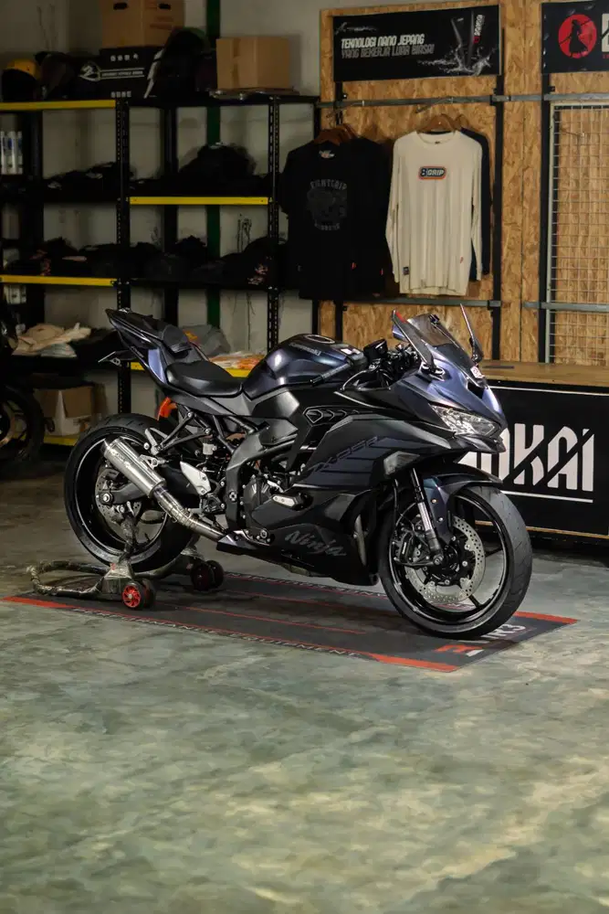 FOR SALE  Kawasaki ZX25R ABS SE QS TFT Grey Th 2025 Like new Condition