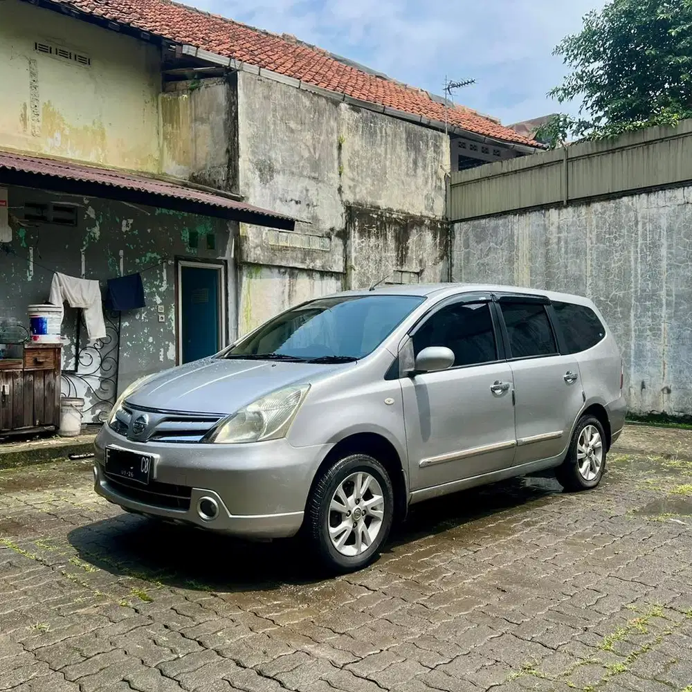 Grand Livina XV 2011 Automatic