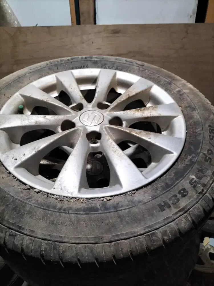 Velg Ertiga plus ban
