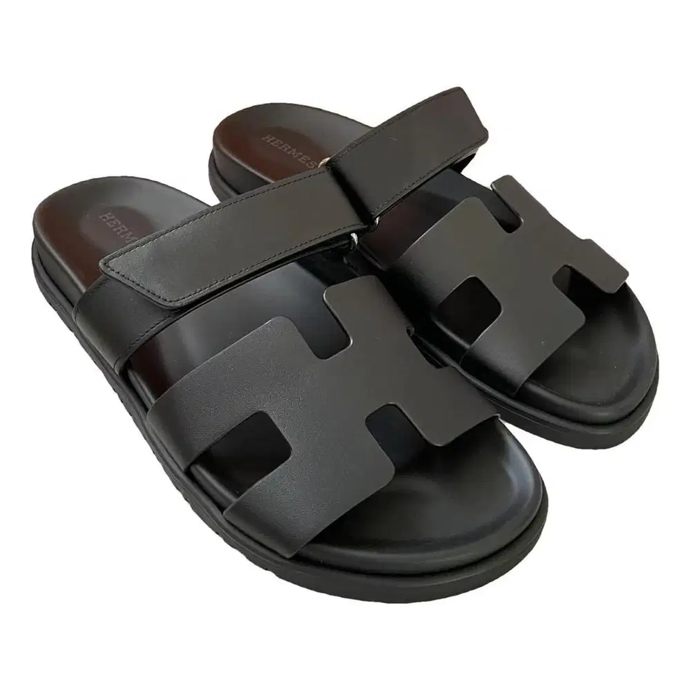 Hermes Chypre Sandal in Noir - size 43