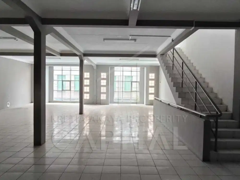 RUKO 3 LANTAI 4 RUKO RENDENG LOKASI STRATEGIS COCOK UNTUK USAHA DI BANCEUY KOTA BANDUNG