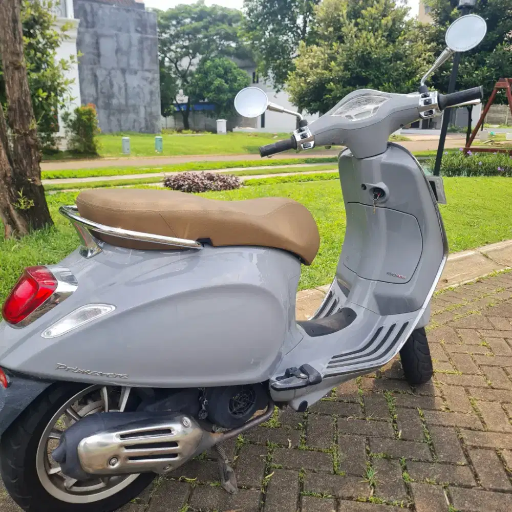 Vespa primavera 150 grey 2024 mulus