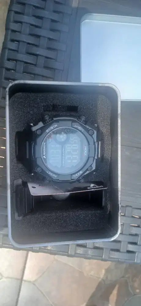 Jam tangan Eiger LCD Watch 1.0