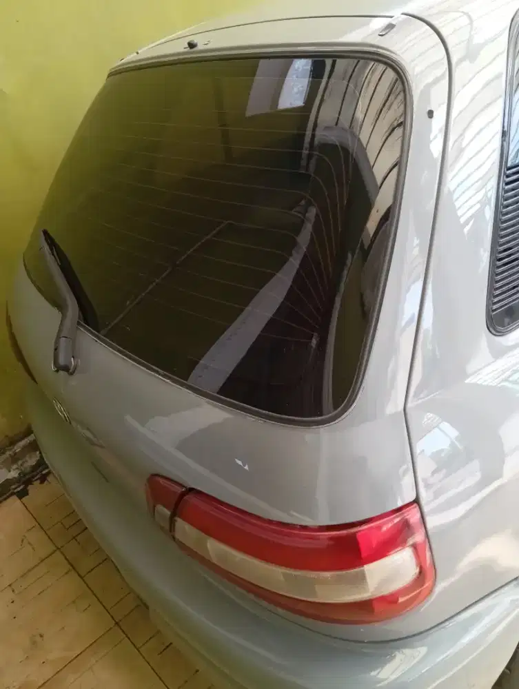 Sedan Starlet Kapsul 97 ori