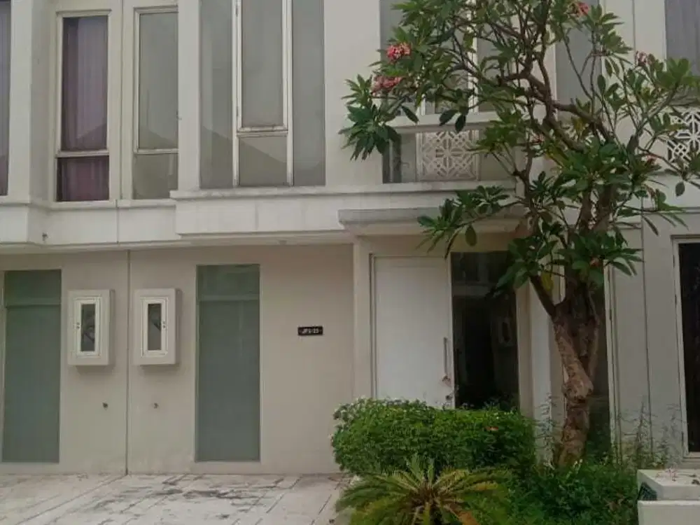 Dijual Rumah Elit Grand Pakuwon, Dekat PTC, Surabaya Barat