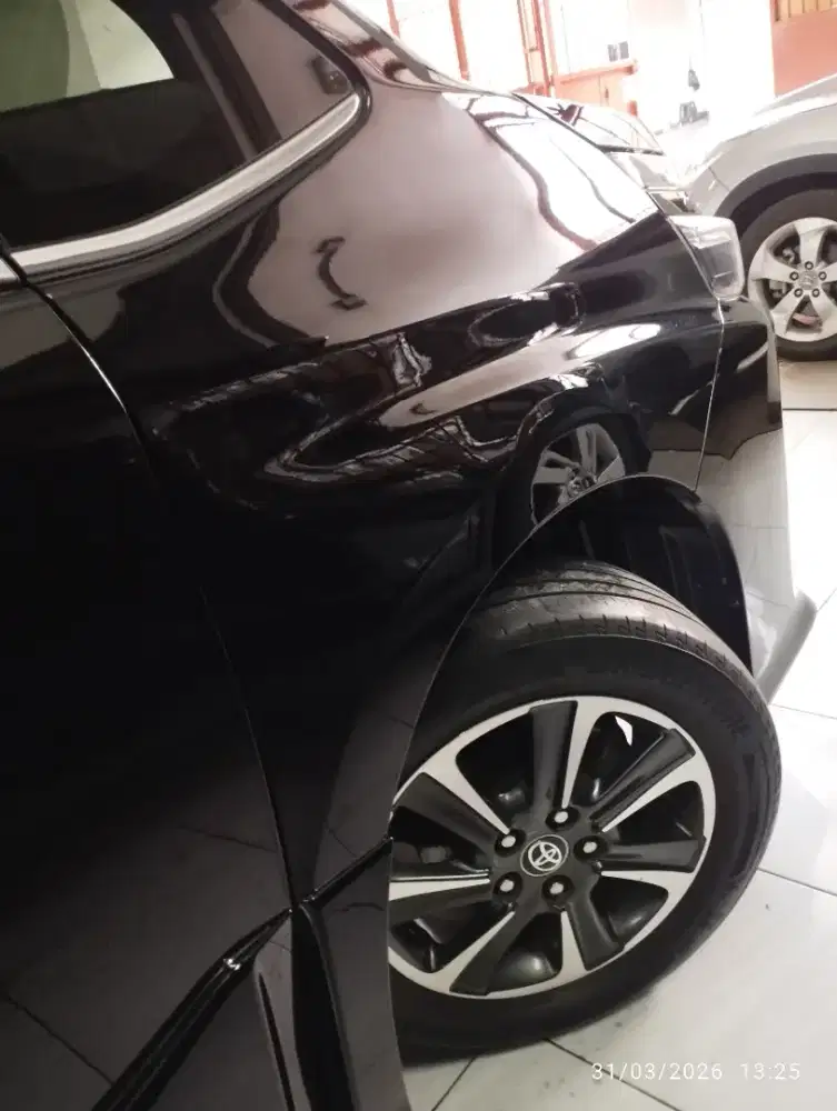 Mulus Toyota Voxy AT Hitam