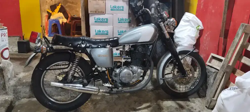 Di jual YAMAHA SR 400 MESIN SEGER HARGA ADEM