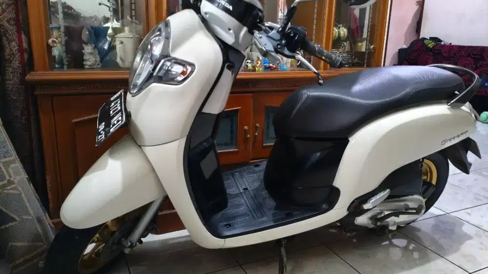 Honda Scoopy Donut CBS iss