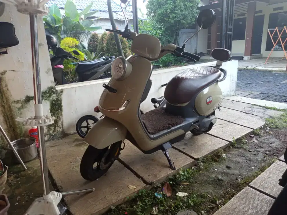 Motor listrik uwinfly T80 warna Cream